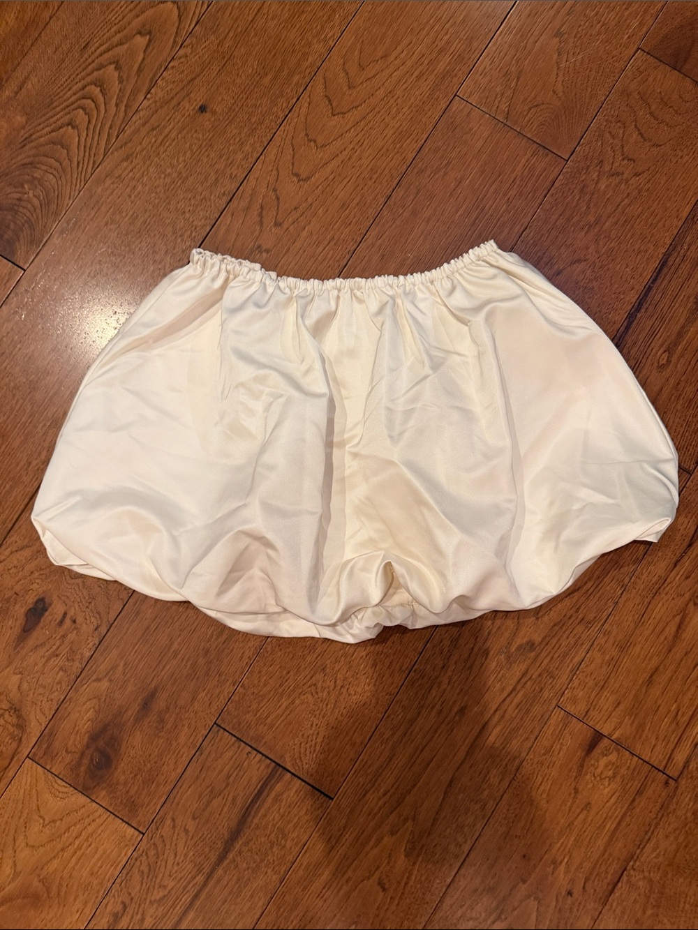 WEWOREWHAT Cropped Satin BUBBLE SKIRT in Ivory NWT